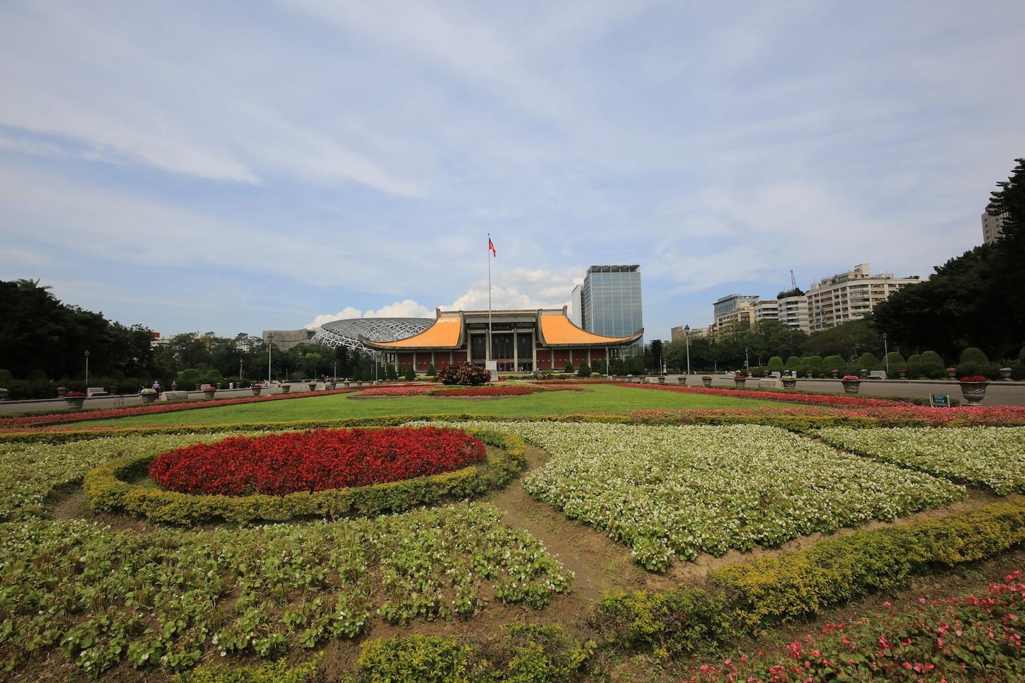 스팟체험_타이베이_국립국부기념관_wikimedia_[Emcc83, Wikimedia Commons, CC BY-SA 4.0]_79083428