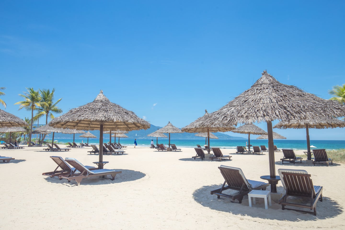 스팟체험shutterstock_1506174191_summer scenic area on sea danang_안방비치