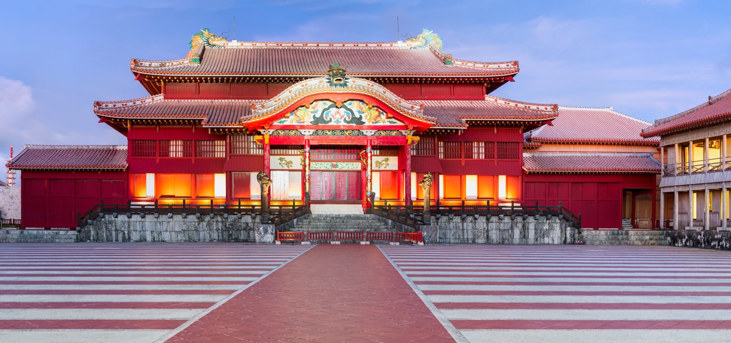스팟체험_슈리성_shutterstock_308746637_shuri castle clearly use during sanzan (1)