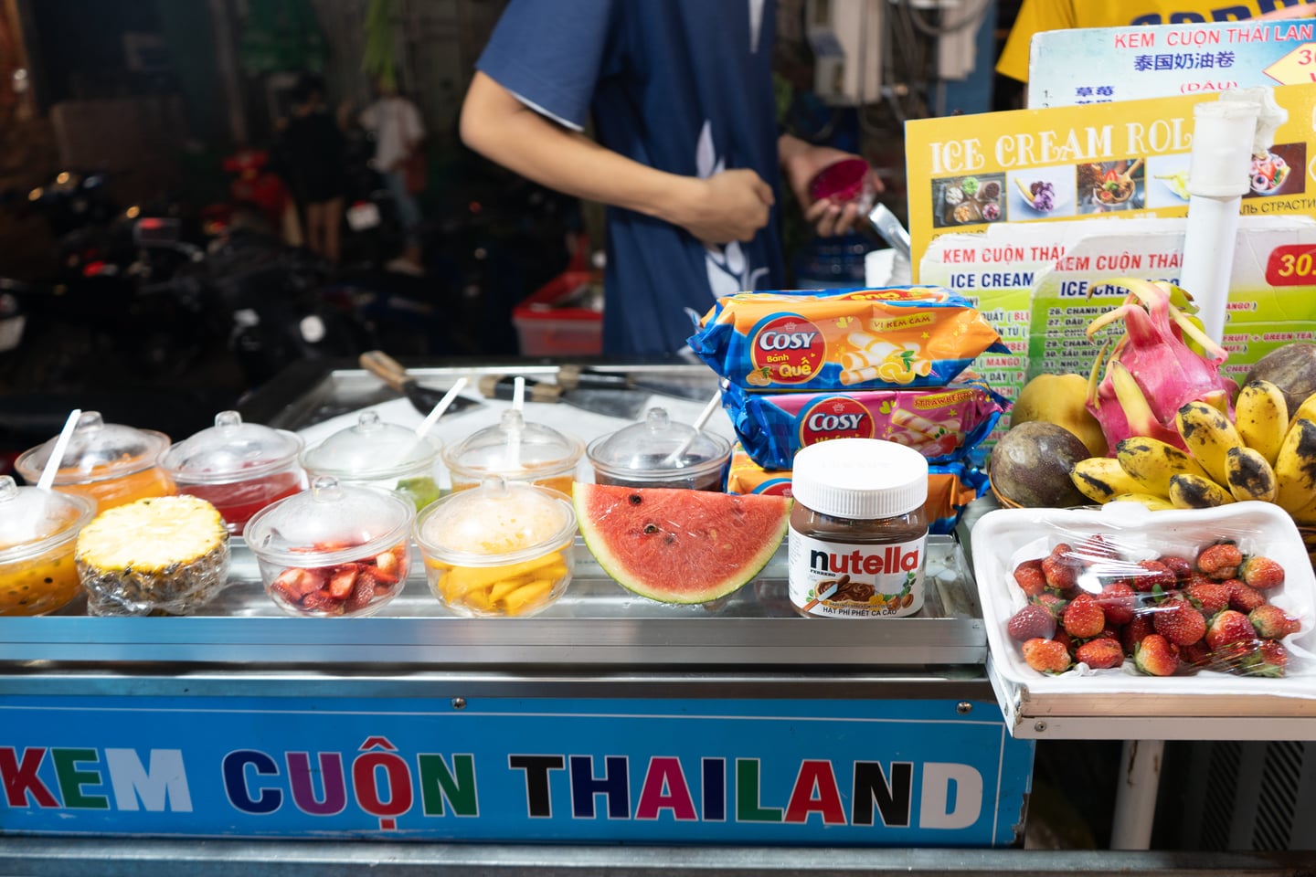 스팟체험_푸꾸옥 즈엉동 야시장_shutterstock_1289210056