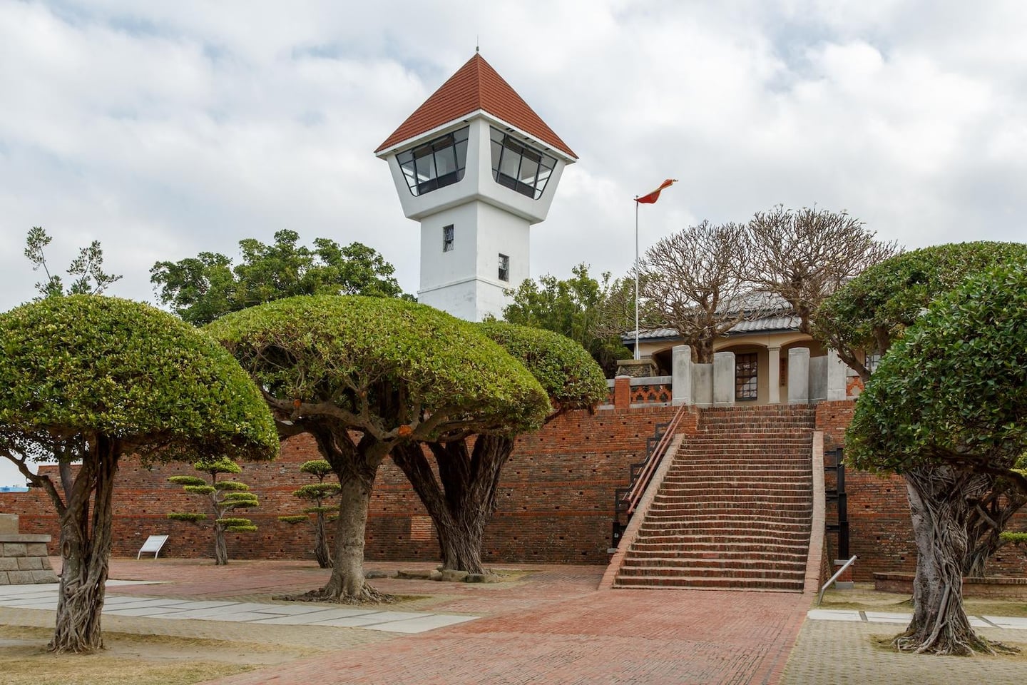 스팟체험_타이난_안평고보_wikimedia_[CEphoto, Uwe Aranas, Wikimedia Commons, CC BY-SA 3.0]_46391843