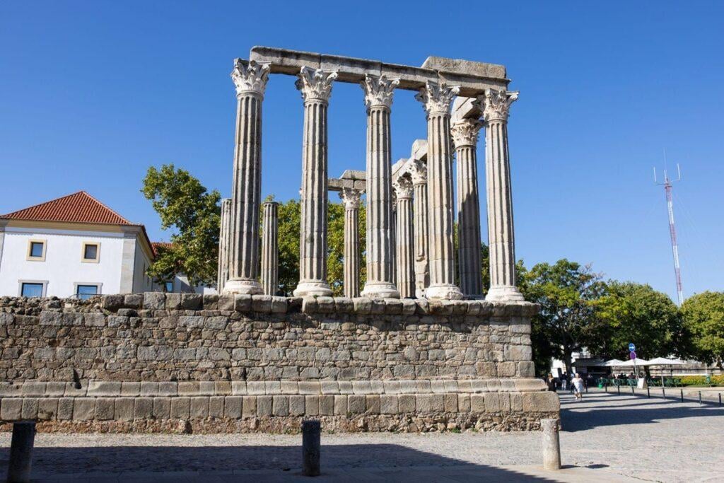 워드프레스_9_9_에보라_출처 earthtrekkers_https-:www.earthtrekkers.com:evora-portugal