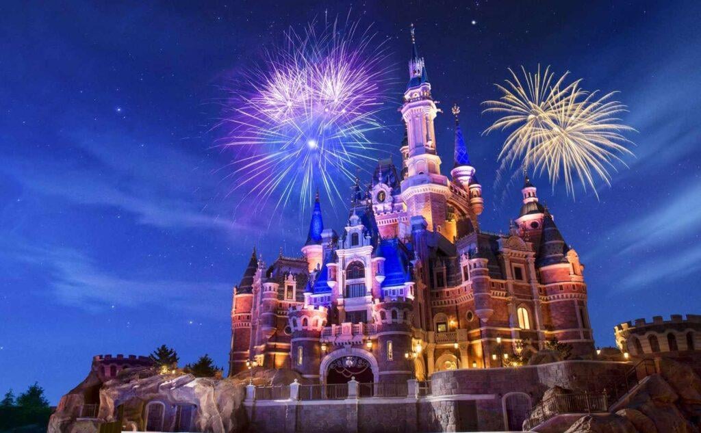워드프레스_10_3_상하이 디즈니랜드_출처 tripsavvy_https-:www.tripsavvy.com:reasons-to-visit-shanghai-disneyland-4057015