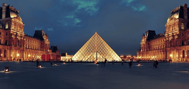 루브르 박물관, 피라미드 야경