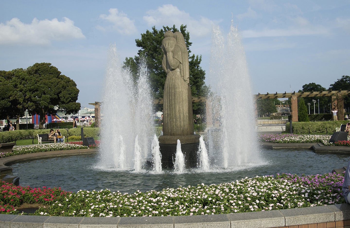 스팟,체험_요코하마_야마시타 공원_shutterstock_211084489_fountain yamashita park