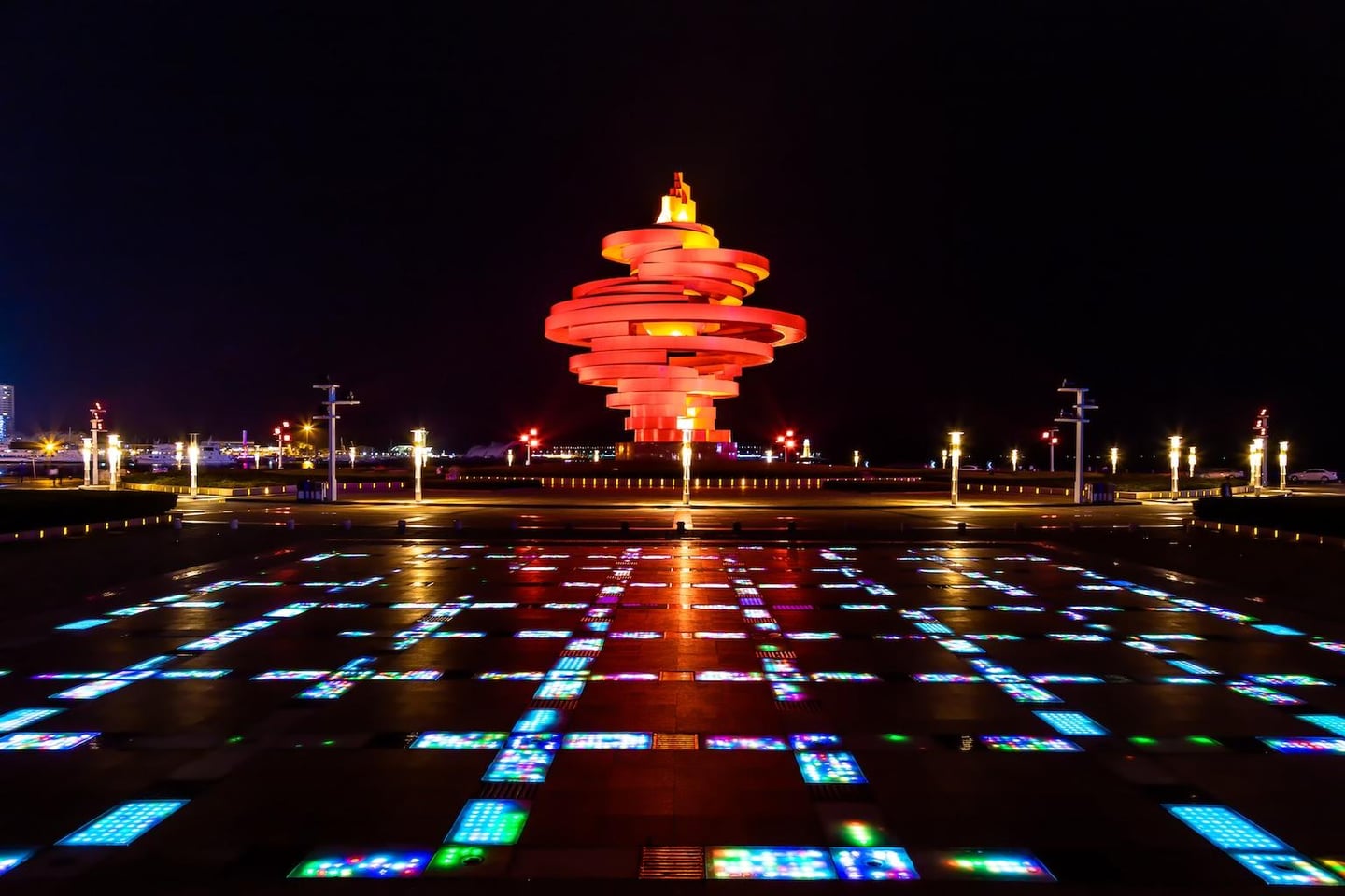 스팟체험_중국_칭다오_5.4 광장 레이저쇼_shutterstock_461432695