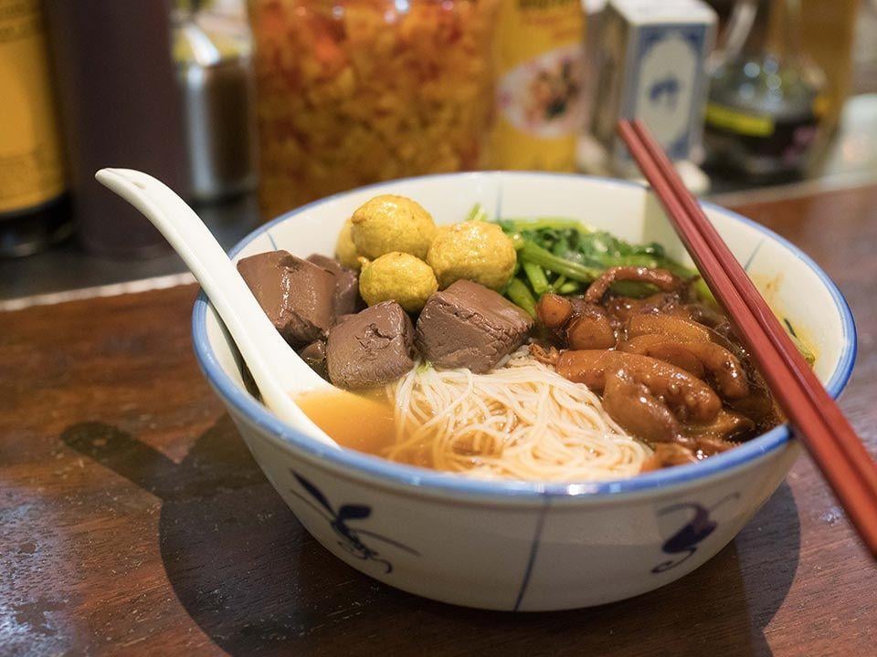 워드프레스_22_10_홍콩 맛집_출처 홍콩관광진흥청_https-::www.discoverhongkong.com:hk-eng:place-to-go:man-kee-cart-noodles
