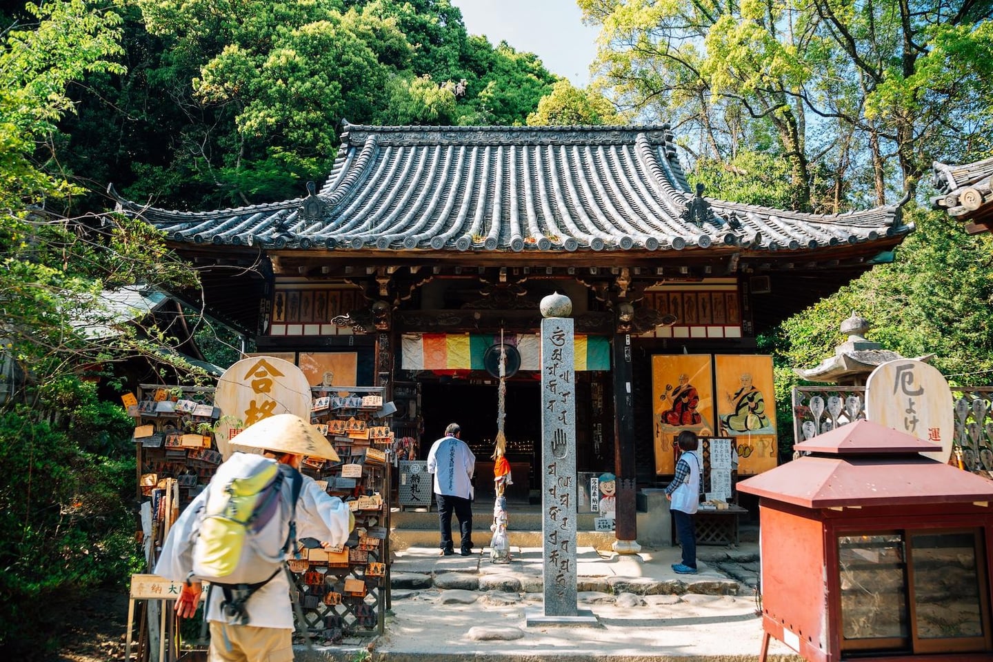 스팟체험_일본_마쓰야마_이시테지_shutterstock_1685535748