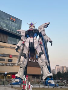 상하이 도시계획전시관, 웅장하고 현대적인 외관